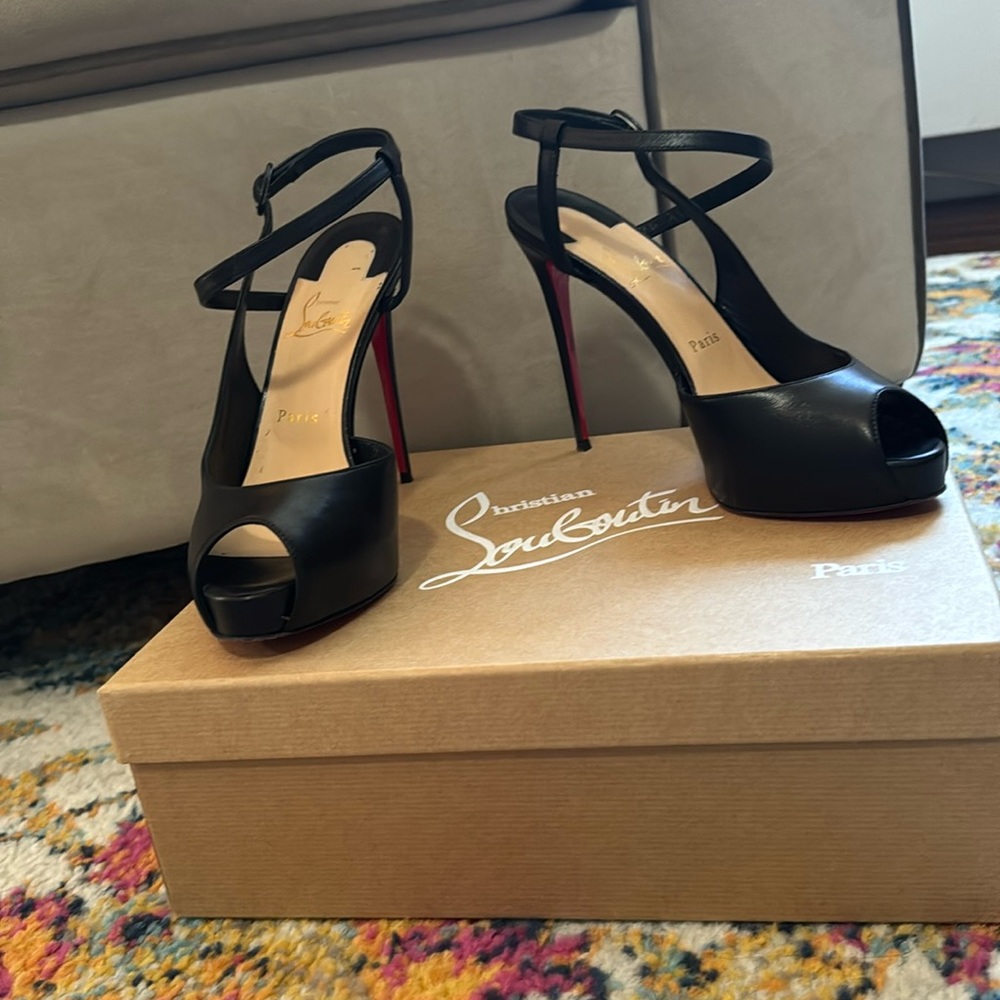 Christian Louboutin Jenlove Alta size 39.5